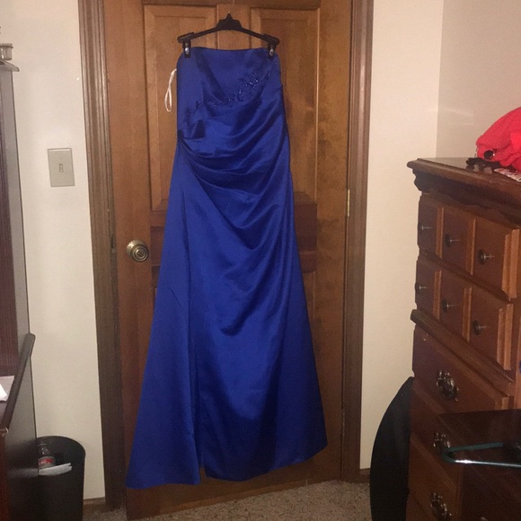 David’s Bridal Bright Blue Gown - Picture 1 of 4